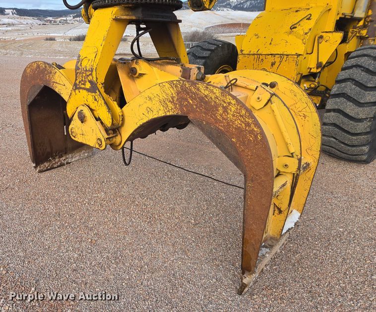 image for item EB1260 Pettibone Cary-Lift 204 material handler