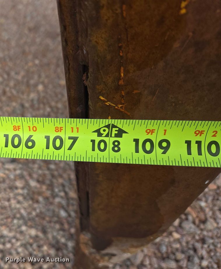 image for item EB1260 Pettibone Cary-Lift 204 material handler