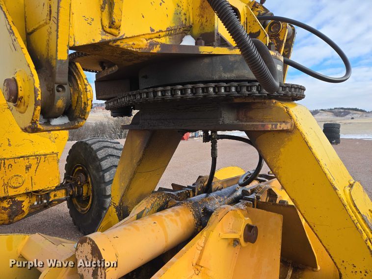 image for item EB1260 Pettibone Cary-Lift 204 material handler