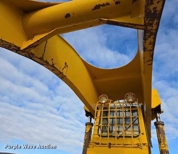 image for item EB1260 Pettibone Cary-Lift 204 material handler