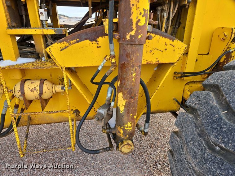 image for item EB1260 Pettibone Cary-Lift 204 material handler