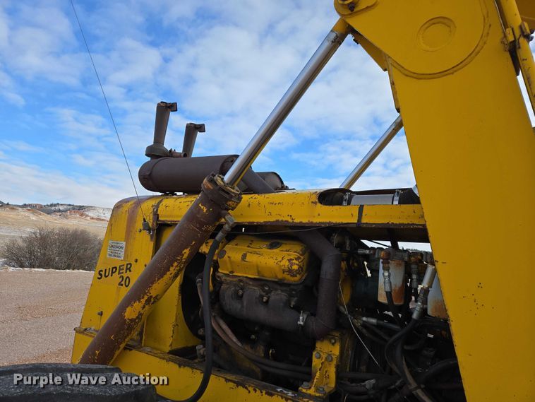 image for item EB1260 Pettibone Cary-Lift 204 material handler