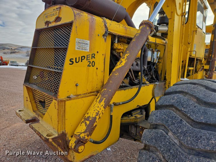 image for item EB1260 Pettibone Cary-Lift 204 material handler