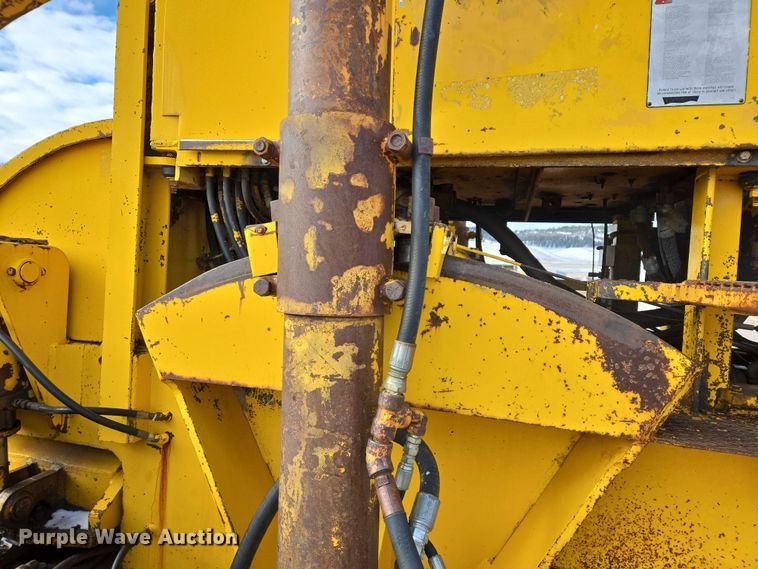 image for item EB1260 Pettibone Cary-Lift 204 material handler