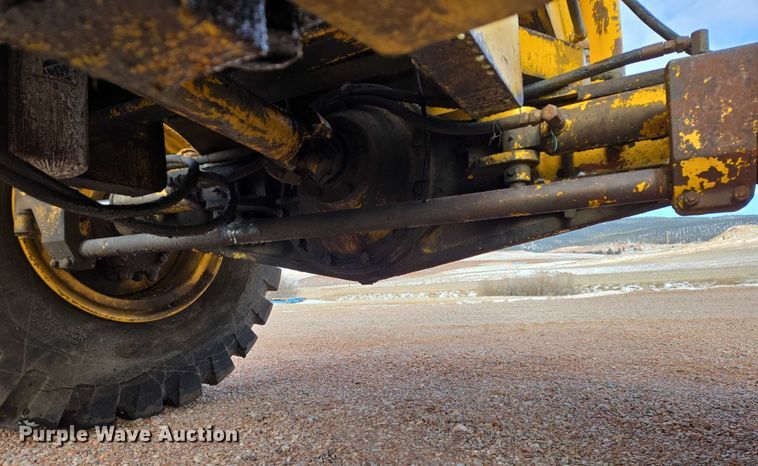 image for item EB1260 Pettibone Cary-Lift 204 material handler