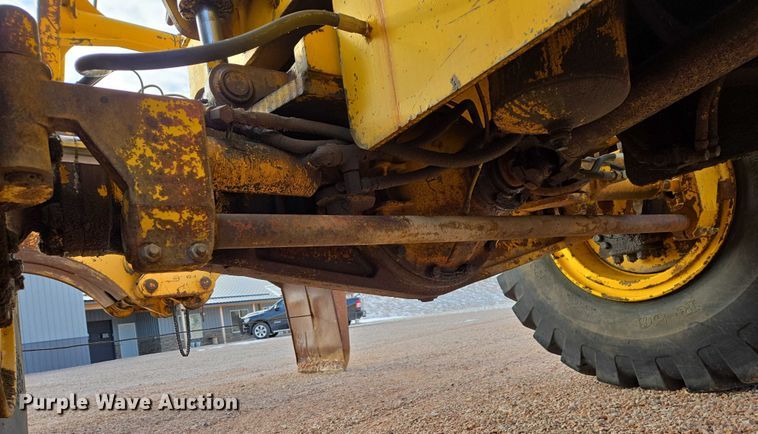 image for item EB1260 Pettibone Cary-Lift 204 material handler