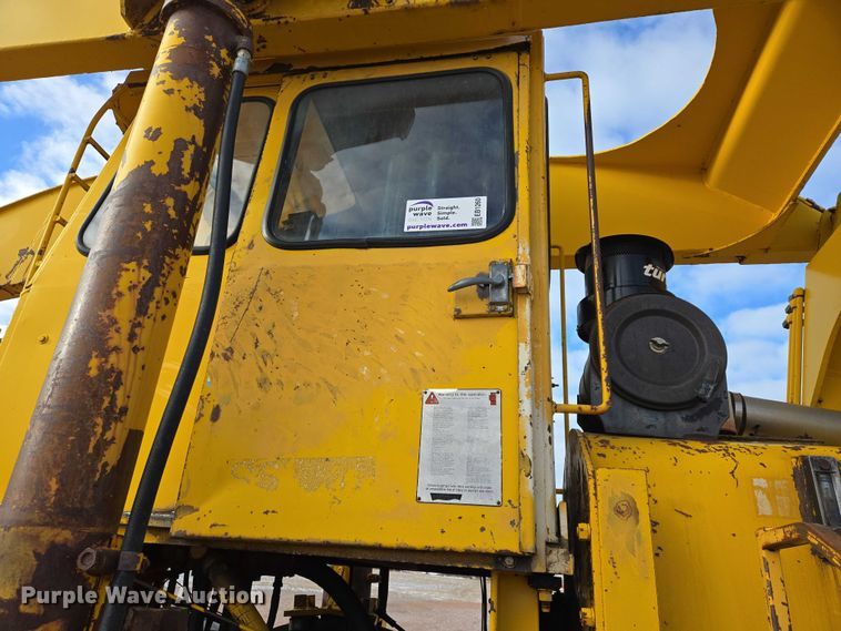 image for item EB1260 Pettibone Cary-Lift 204 material handler