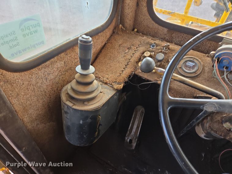 image for item EB1260 Pettibone Cary-Lift 204 material handler