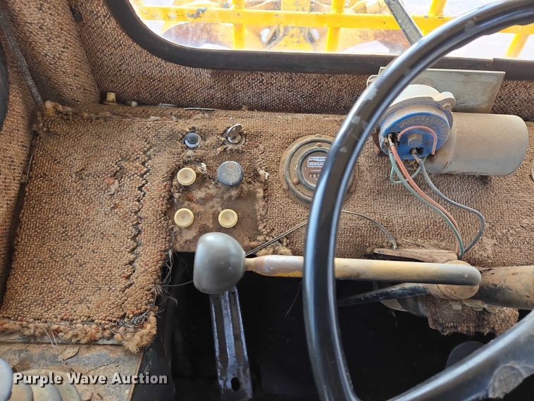 image for item EB1260 Pettibone Cary-Lift 204 material handler