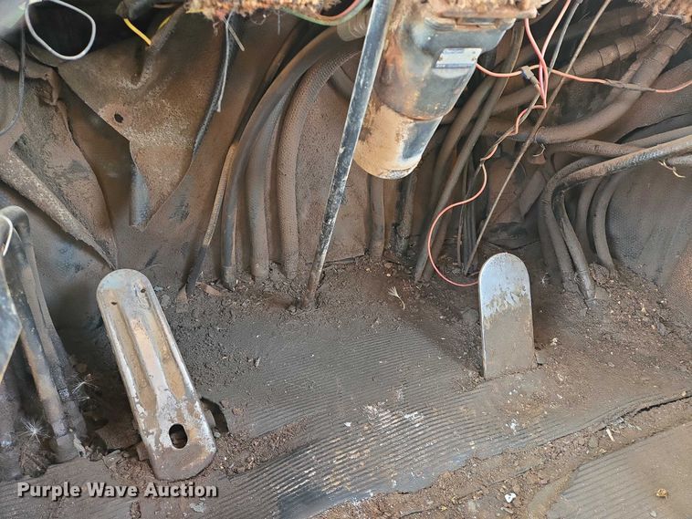 image for item EB1260 Pettibone Cary-Lift 204 material handler