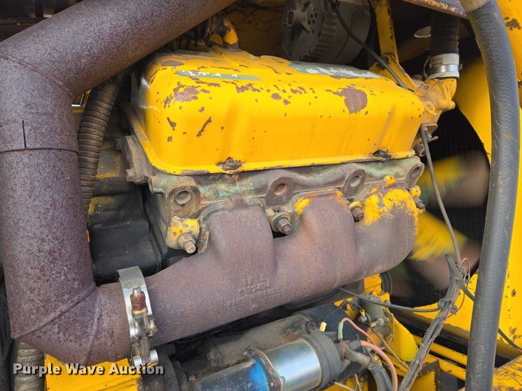 image for item EB1260 Pettibone Cary-Lift 204 material handler