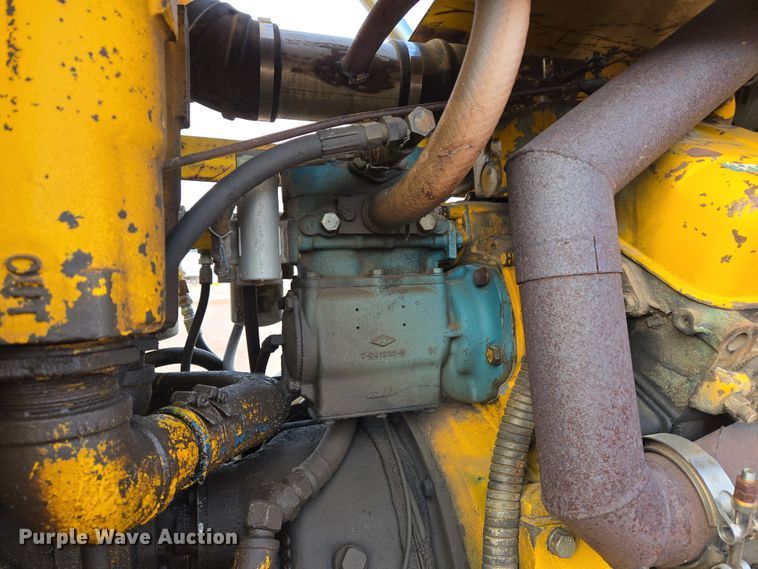 image for item EB1260 Pettibone Cary-Lift 204 material handler