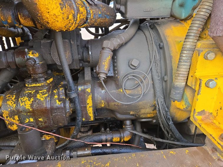 image for item EB1260 Pettibone Cary-Lift 204 material handler