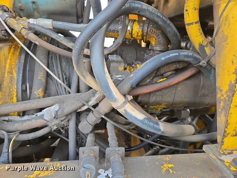 image for item EB1260 Pettibone Cary-Lift 204 material handler