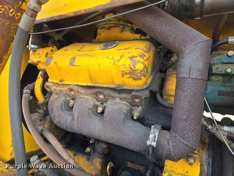 image for item EB1260 Pettibone Cary-Lift 204 material handler