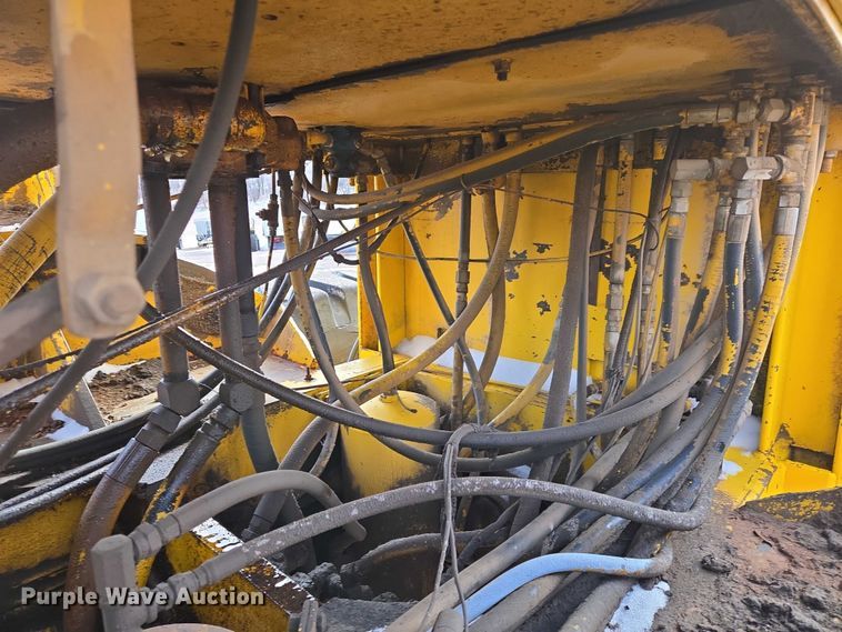 image for item EB1260 Pettibone Cary-Lift 204 material handler