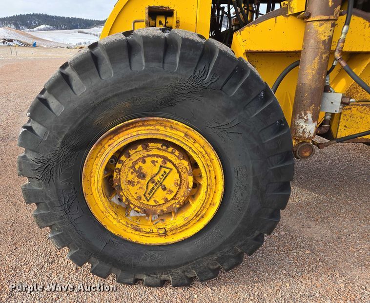 image for item EB1260 Pettibone Cary-Lift 204 material handler