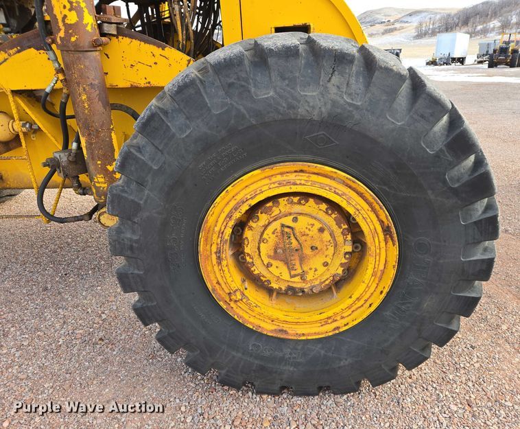 image for item EB1260 Pettibone Cary-Lift 204 material handler