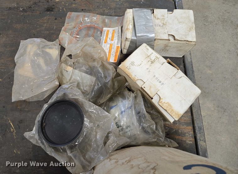 image for item EB1260 Pettibone Cary-Lift 204 material handler