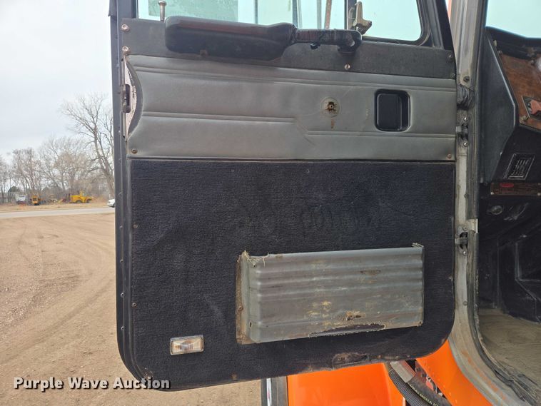 image for item EB1363 1997 Peterbilt 378 dump truck