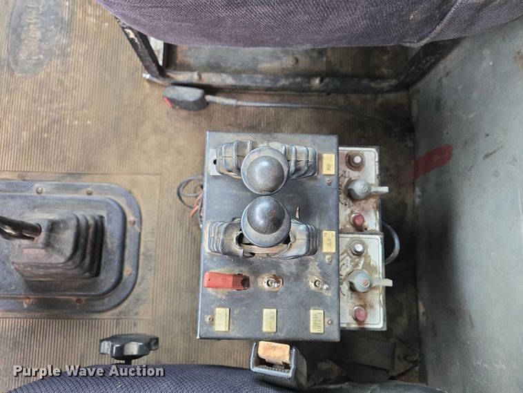 image for item EB1363 1997 Peterbilt 378 dump truck