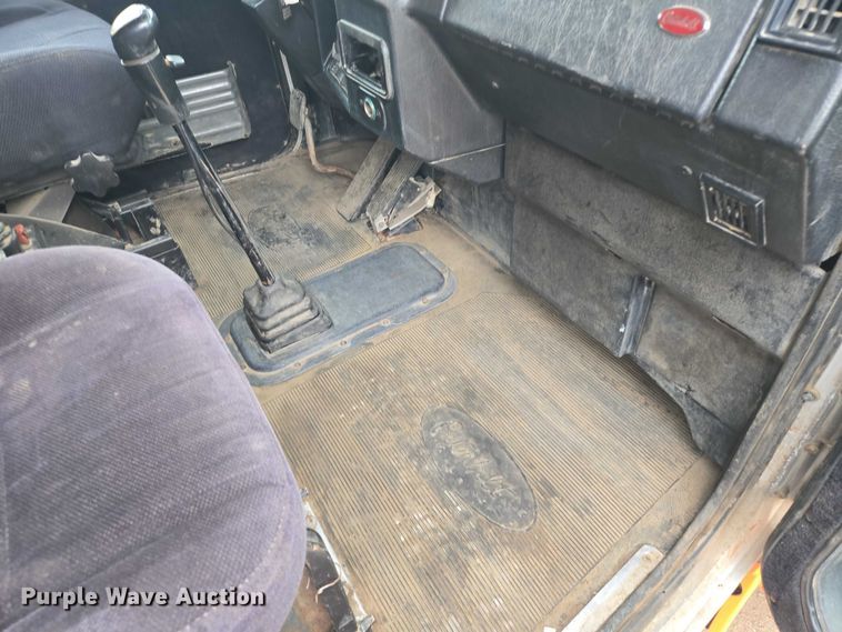 image for item EB1363 1997 Peterbilt 378 dump truck