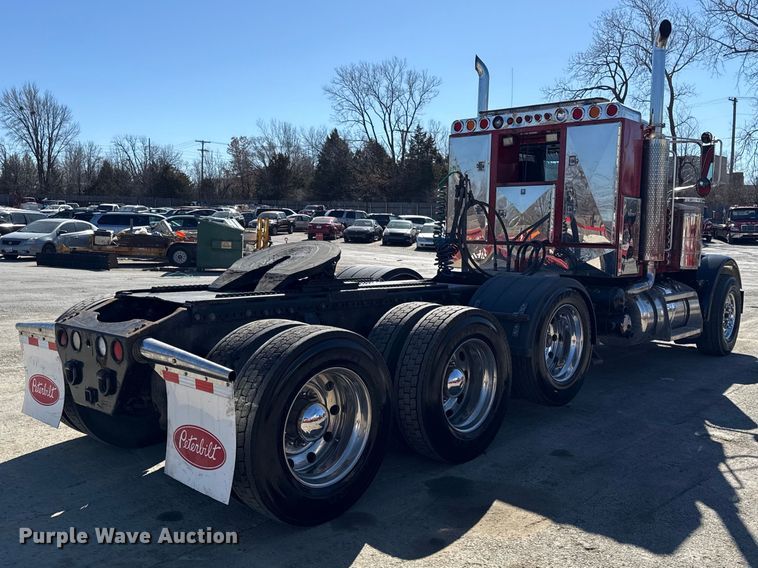 image for item EC4566 2006 Peterbilt 379EXT semi truck