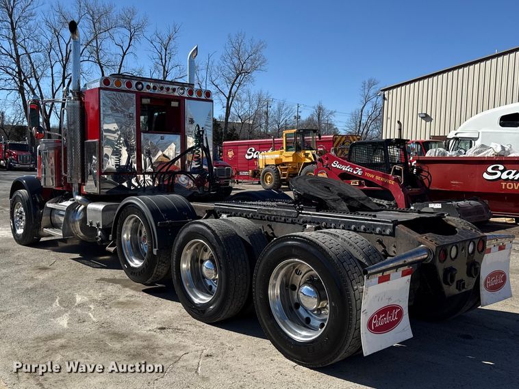image for item EC4566 2006 Peterbilt 379EXT semi truck