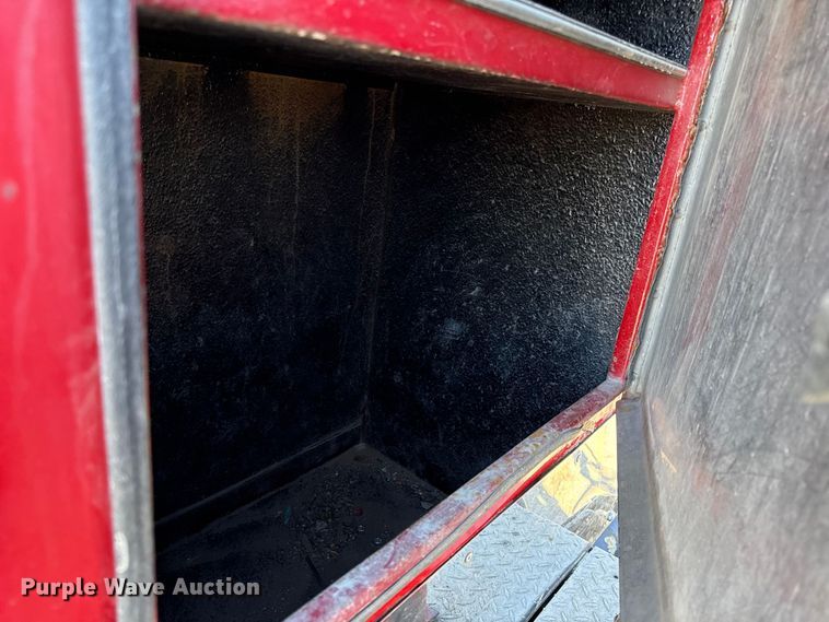 image for item EC4566 2006 Peterbilt 379EXT semi truck