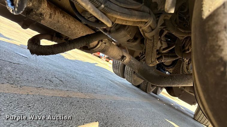 image for item EC4566 2006 Peterbilt 379EXT semi truck