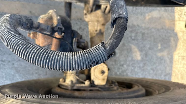 image for item EC4566 2006 Peterbilt 379EXT semi truck