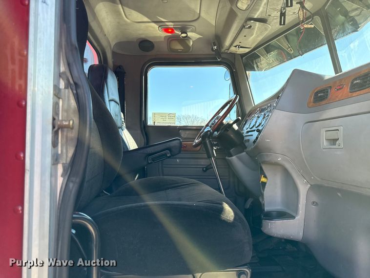 image for item EC4566 2006 Peterbilt 379EXT semi truck