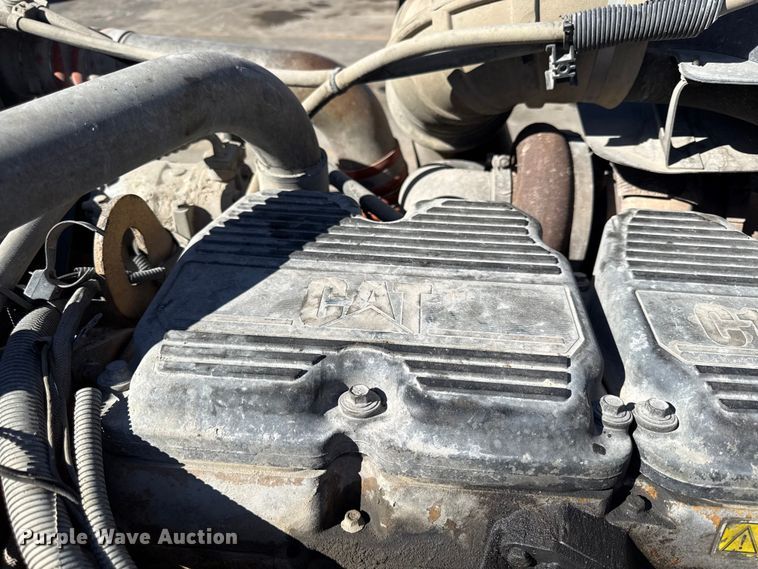 image for item EC4566 2006 Peterbilt 379EXT semi truck