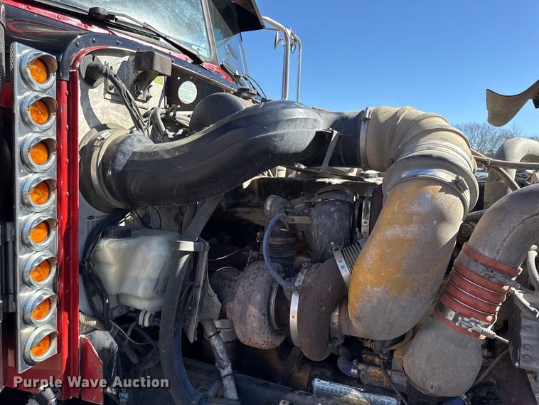 image for item EC4566 2006 Peterbilt 379EXT semi truck