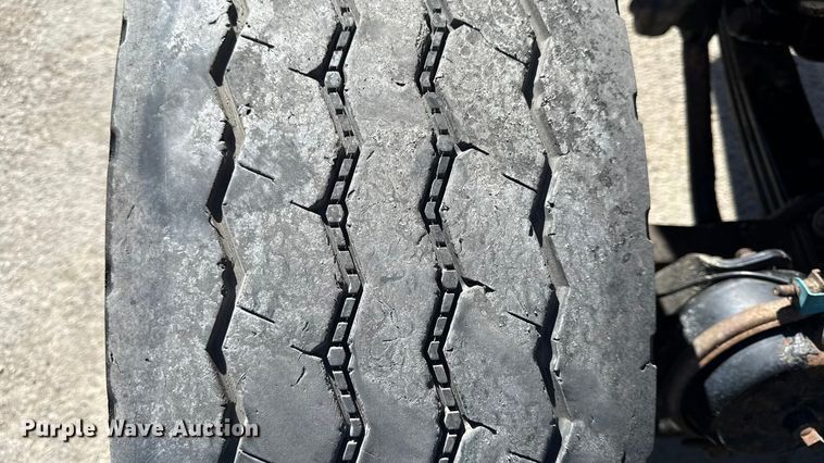 image for item EC4566 2006 Peterbilt 379EXT semi truck