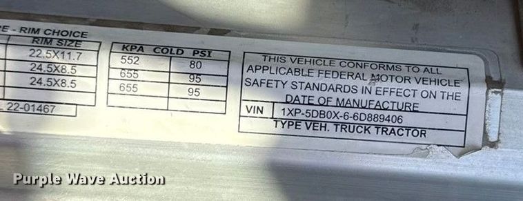 image for item EC4566 2006 Peterbilt 379EXT semi truck