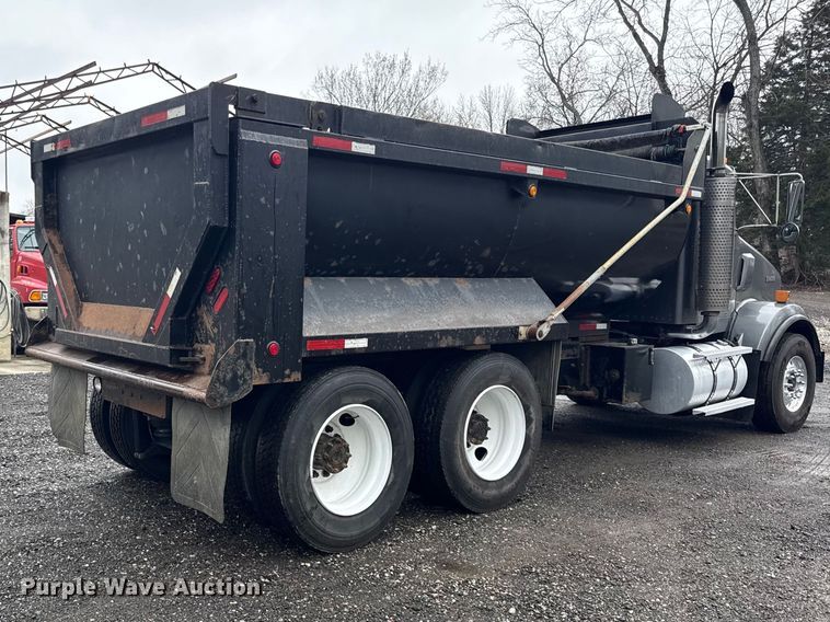 image for item EC4571 2006 Kenworth T800 dump truck