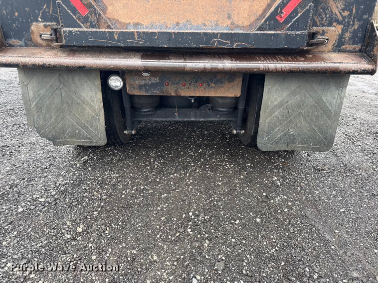 image for item EC4571 2006 Kenworth T800 dump truck