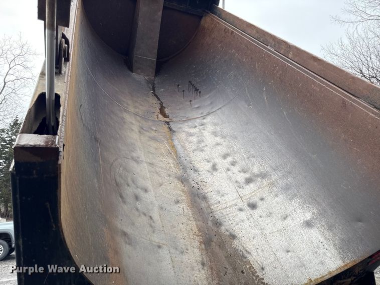 image for item EC4571 2006 Kenworth T800 dump truck