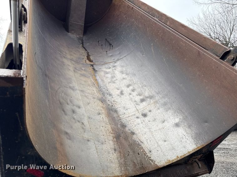 image for item EC4571 2006 Kenworth T800 dump truck