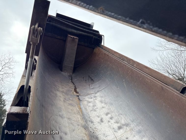 image for item EC4571 2006 Kenworth T800 dump truck