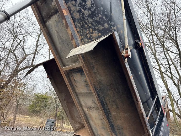 image for item EC4571 2006 Kenworth T800 dump truck