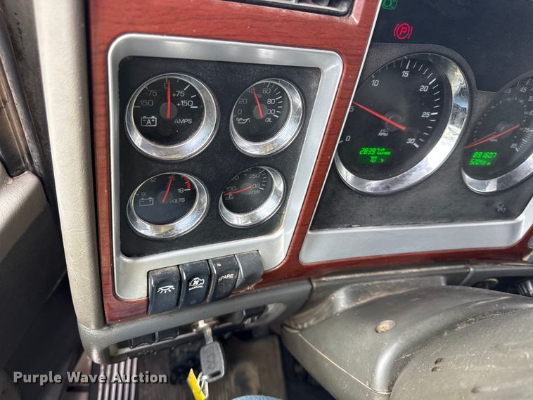 image for item EC4571 2006 Kenworth T800 dump truck