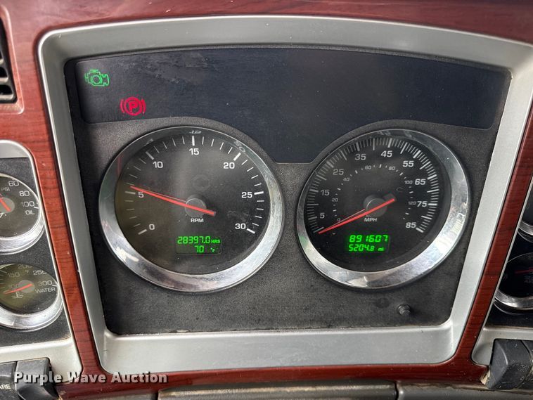 image for item EC4571 2006 Kenworth T800 dump truck