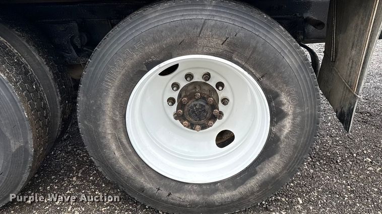 image for item EC4571 2006 Kenworth T800 dump truck