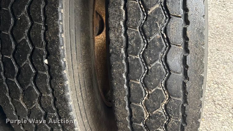 image for item EC4571 2006 Kenworth T800 dump truck