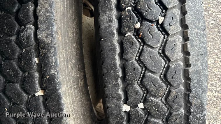 image for item EC4571 2006 Kenworth T800 dump truck