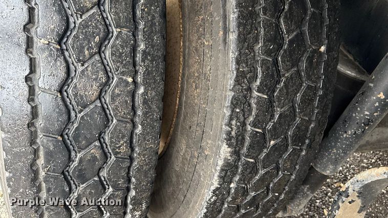 image for item EC4571 2006 Kenworth T800 dump truck