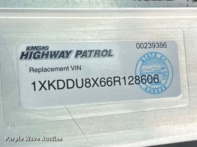 image for item EC4571 2006 Kenworth T800 dump truck