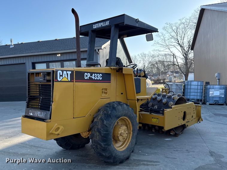 image for item EC4572 1996 Caterpillar CP-433C single drum vibratory roller